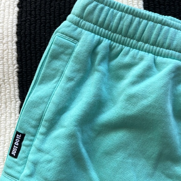 Nike Men’s Baggy Blue Sweat Shorts NWT - Picture 8 of 12